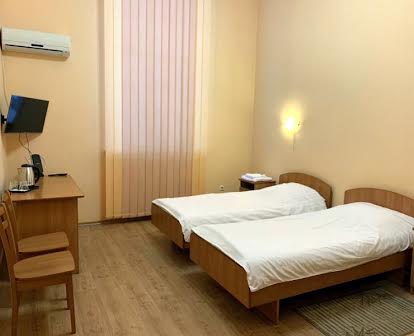 Улучшенный двухместный номер с раздельными кроватями в мини-отеле на Житомирской
