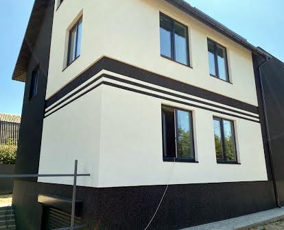 Будинок в Києво-Святошинському районі, с. Петрушки