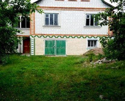 Продам будинок м.Богуслав.з земельною ділянкою 25 соток.
