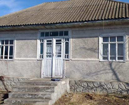 Продається камяний будинок в селі Романківці.