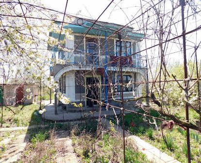 Продам дом-дачу или обменяю на квартиру в Одессе.
