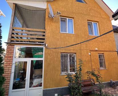 Продам добротный дом в черте города Черноморск.