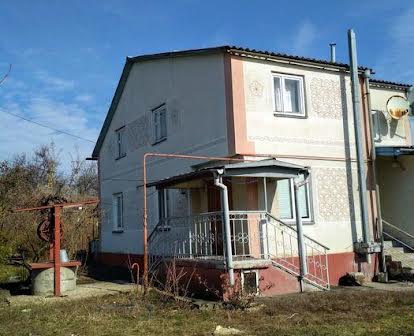 Продается дом в БАЗЕЛЕВЩИНЕ, 30 км. от Полтави