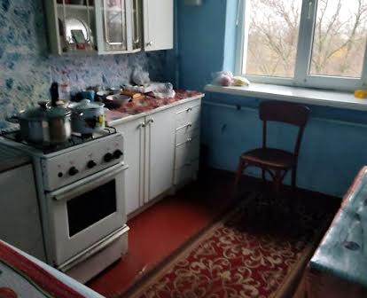 Продаю 2 комнатну квартиру в селі Калинівка