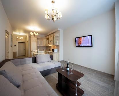Стильные VIP апартаменты с панорамной спальней на Оболонской набережной