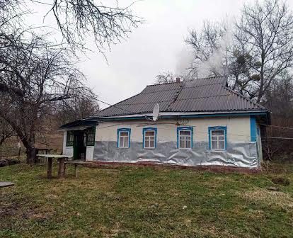 Продам будинок в селі Мельники Черкаська обл Канівський район