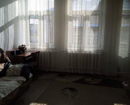 Продам 4-кімнатну квартиру в центральній частині міста(вул.Підгаєцька)