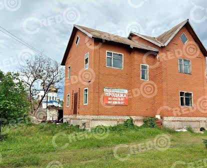 Продаж будинку з ділянкою 16 соток, вул. Українська