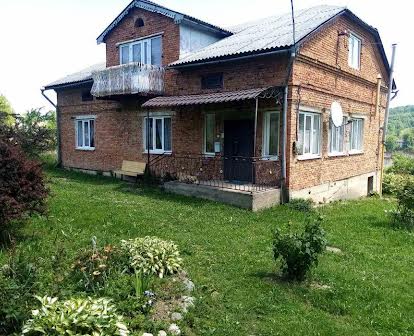 Продаж особняка в затишному селі Рожнятівського району