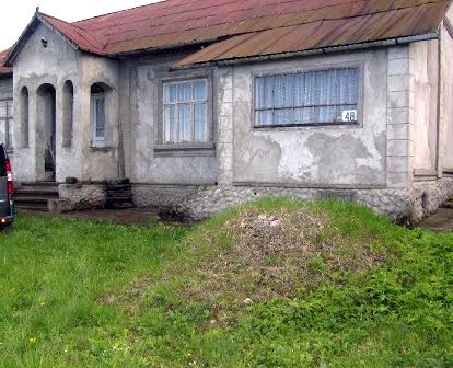 Продам 4 кімнатни будинок 35 км від Чернівців ,село Ржавенці
