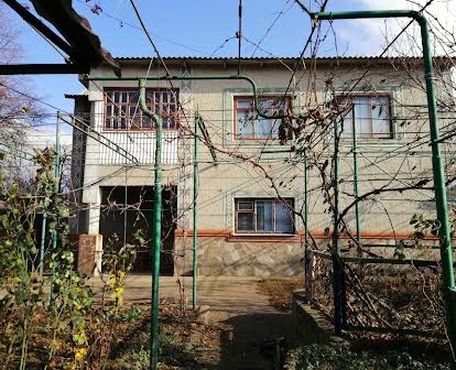 Продається двоповерховий будинок в Арбузинці (Миколаївська обл)