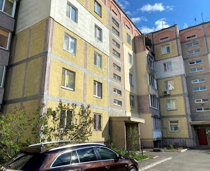 Продам 1 комнат.квартиру в центр.части Борисполя, ул.В.Мамотова,48,без