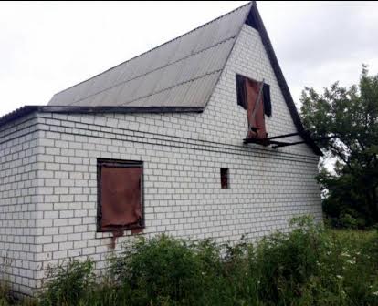 Продам будинок хату в м.Канів (р-н Пушкіна) не добудований