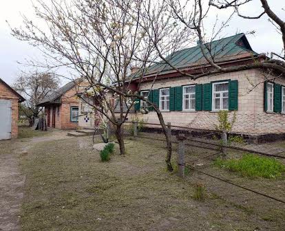 Продам приватний будинок в с. Степанки Черкаського р-ну (30 соток)