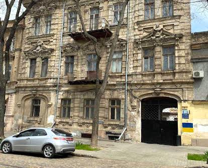 Продам малоквартирный  дом в центре Одессы, ул. Нежинская US-ВП