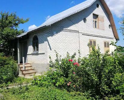 Добротный дом в Киевских Карпатах