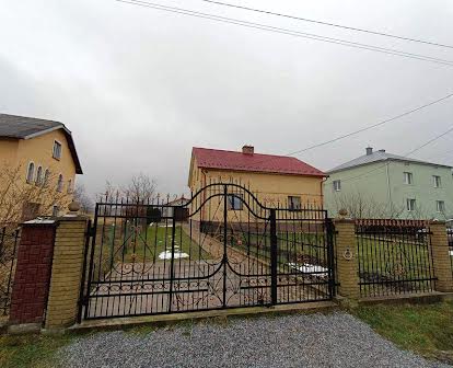 Продаж великого будинку на дві сімї  м. Дрогобич!