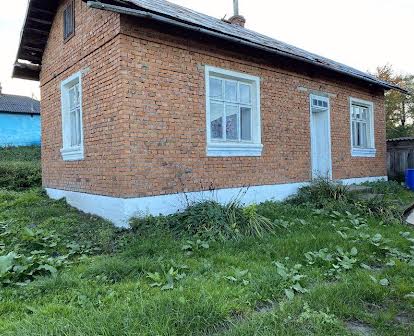 Продається будинок з земельною ділянкою Галицький район с.Бишів