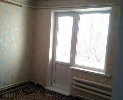 Продам ,  3-х кімнатну квартиру з меблями в Котельві , вул.Короленка,