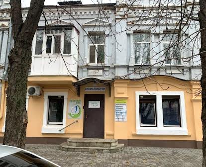 2 квартиры 85,4 м2 на 2 эт, центр Павлограда, можно под офисы, комерц
