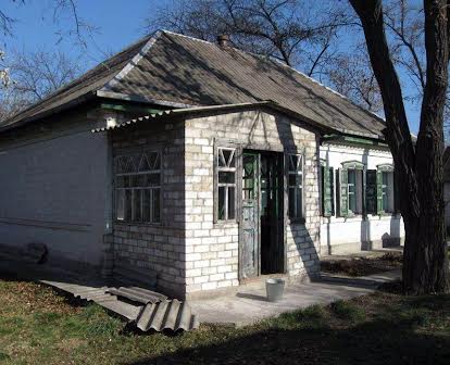 Продается дом с землей от собственника  с.Могилев Царичанского р-на