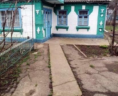 Продаж ділянки з будинком в смт Криве Озеро.