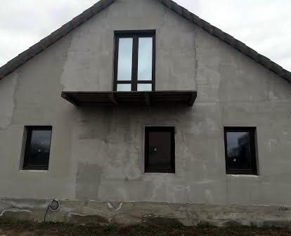 Будинок в центрі міста Славута з  земельною ділянкою 20 сот.
