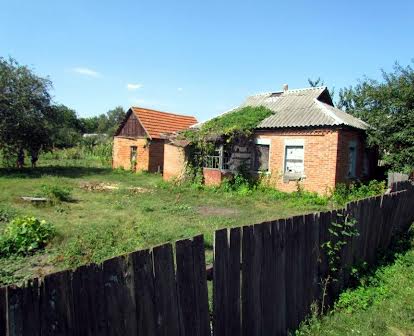 Продам дом в г. Карловка Полтавской области ул Винниченка 24