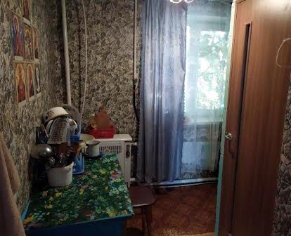Продам 2-х комнатную квартиру в центре города Синельниково