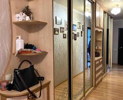 Продається 3 кімнатна квартира на Львівському шосе