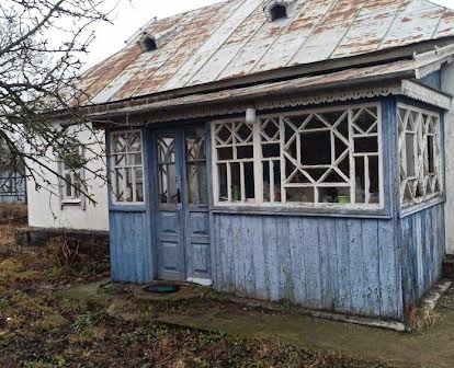 Продам дом в Рогозове не далеко от центра.