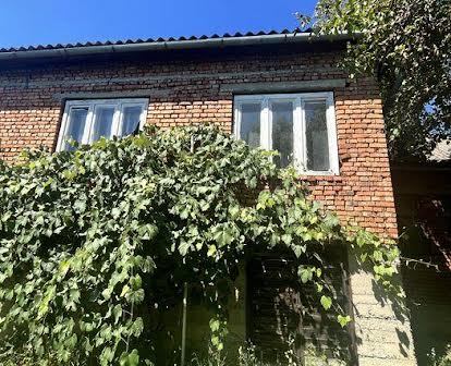 Продається будинок неподалік Мукачева