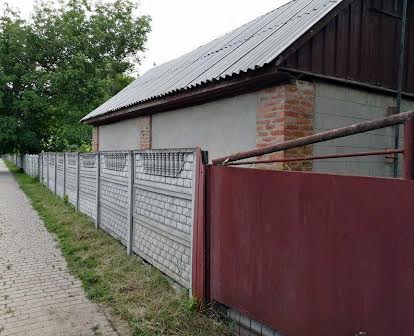 Приватний будинок в с. Петрівка-Роменська, Гадяцького району
