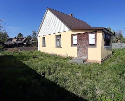 Будинок в смт Володарськ-Волинський