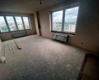 Продаж 5-ти кімнатної квартири (3- рівні) просп. Степана Бандери