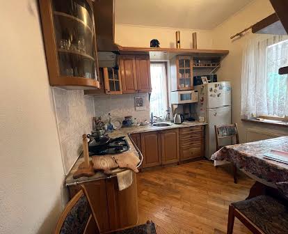 Продаж будинку в передмісті Житомира з місцем під бізнес
