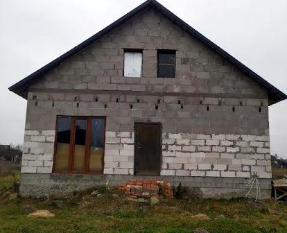 Продам хату будинок в м. Камінь-Каширський без посередника