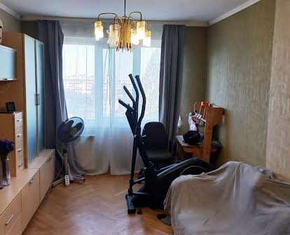 2-кімнатна квартира з ремонтом по вул. Леся Курбаса, 12Б
