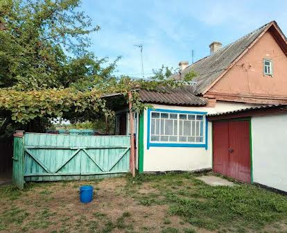 Будинок в селі Розівка