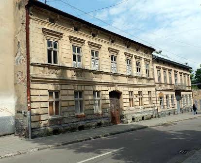 Історична перлина: продаж автентичного будинку на Жовківській.