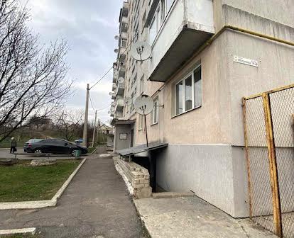 Продам трехкомнатную квартиру Верхнеднепровск