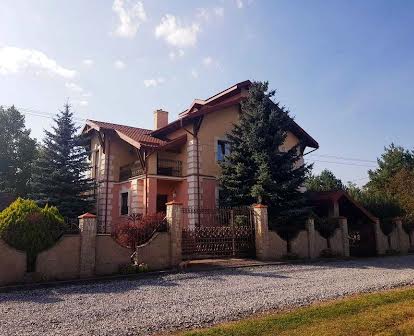 Родинний будинок для комфортного життя в м. Пустомити 9 км від Львова