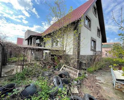 Продаж будинку та землі в м.Бровари, вул.Лугова, 10.  138100$