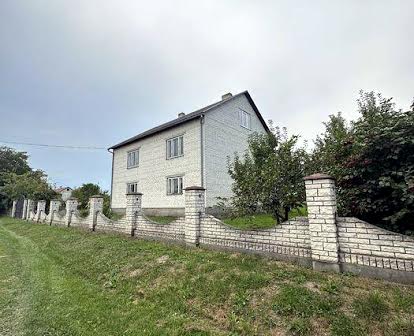 Продаж будинок село Ричагів, 38 км від Львова, 25 соток землі (буд)