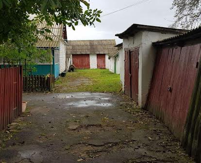 Будинок в селі Копитів неподалік Корця
