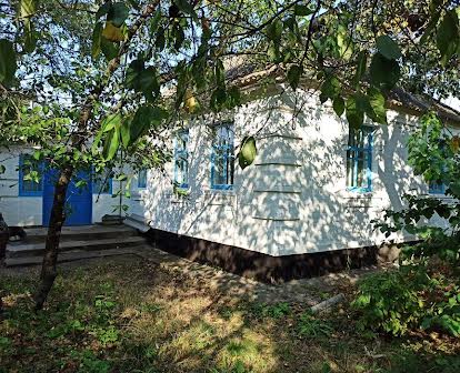 Продам будинок в селі Яблунівка
