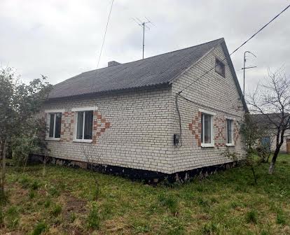 Продам  цегляний будинок в селі білин при вїзді з ковеля