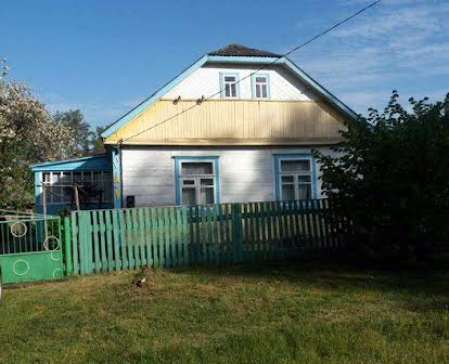 Продам  деревяний будинок с.Красносілка