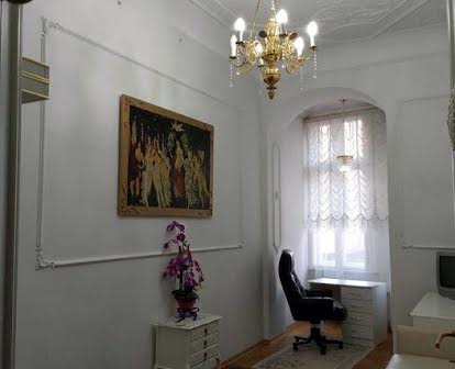 Оренда 3 кімнатної квартири вул Коперника ( навпроти палацу Потоцьких)