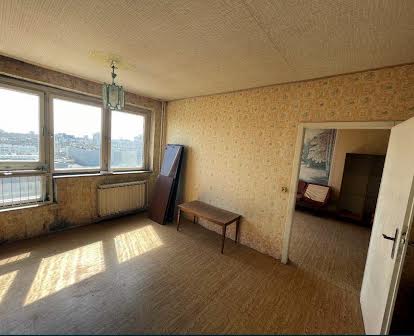 Продам 2-кімнатну квартиру біля Любави